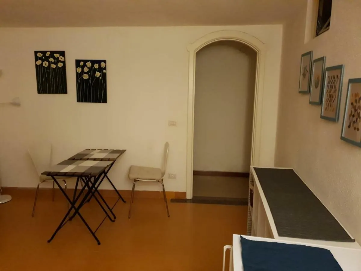 Bed & Breakfast La Rocca 陶尔米纳 0*,